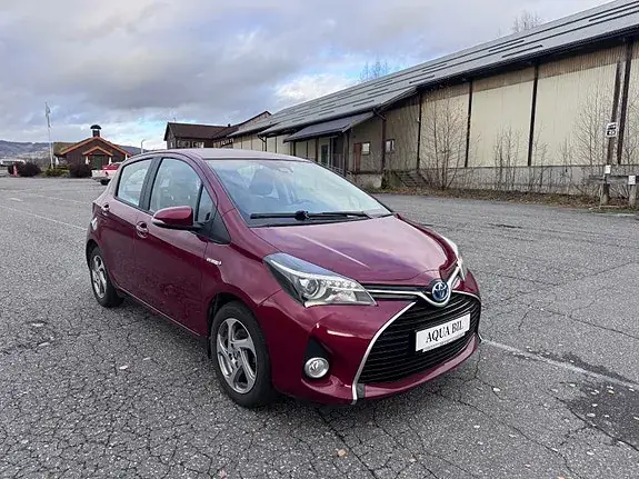 Toyota Yaris 2017 photo 2