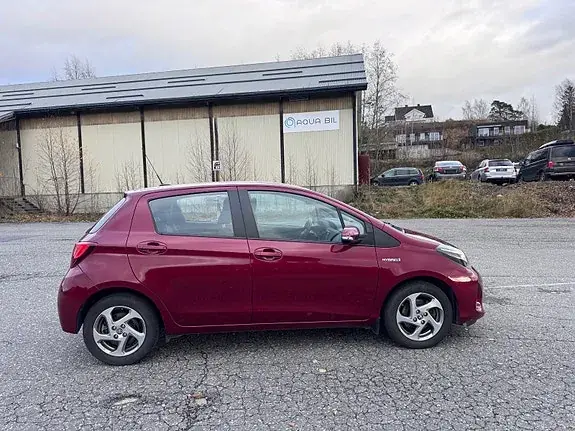 Toyota Yaris 2017 photo 5