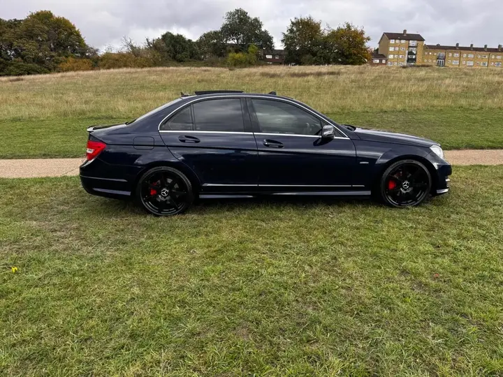 Mercedes-Benz C-Class 2012 photo 2