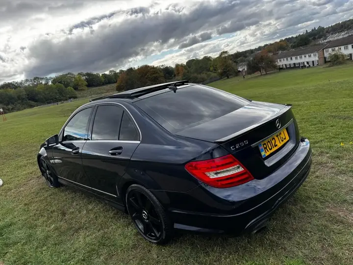 Mercedes-Benz C-Class 2012 photo 4