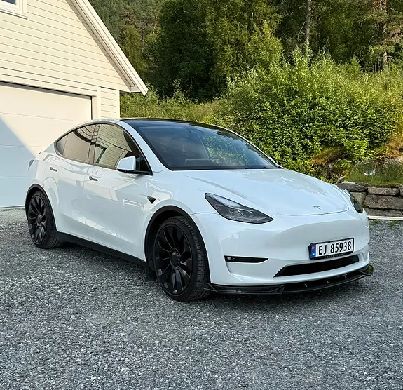 Tesla Model Y 2025 photo 4