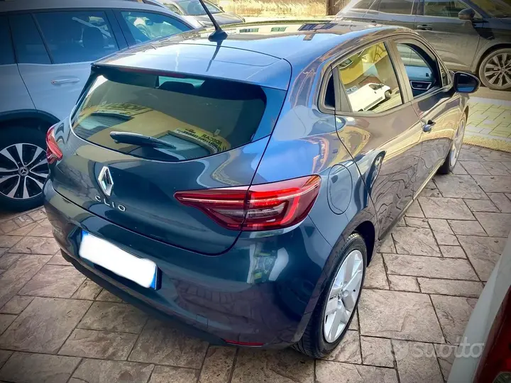 Renault Clio 2022 photo 3