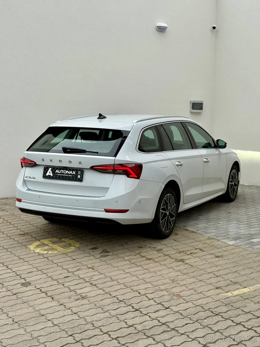 Skoda Octavia 2022 photo 3