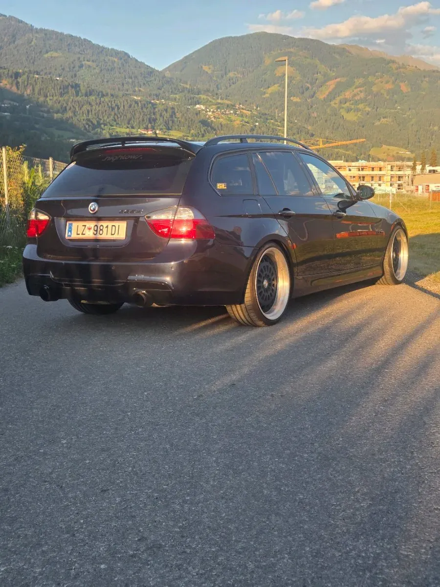 BMW 3 Series 2008 photo 2