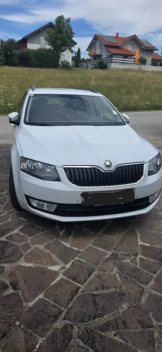 Skoda Octavia Combi 2016 photo 2