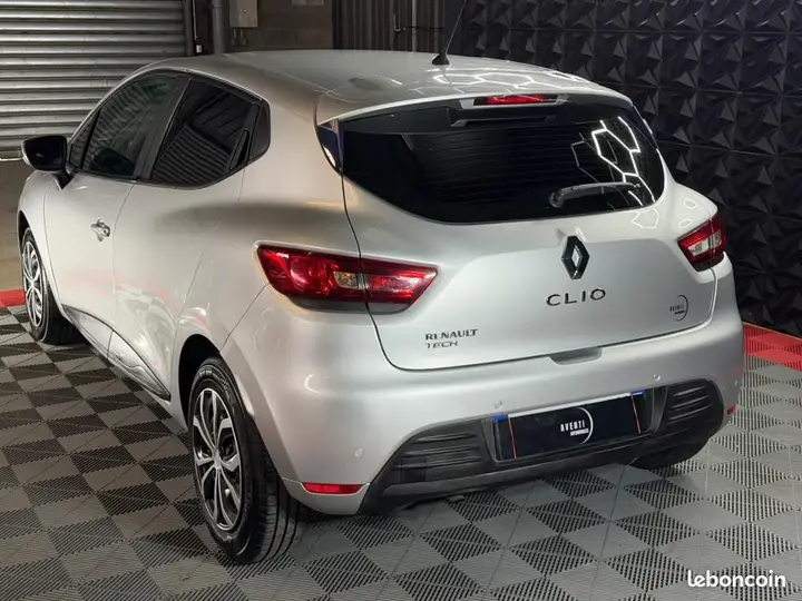 Renault Clio 2019 photo 2