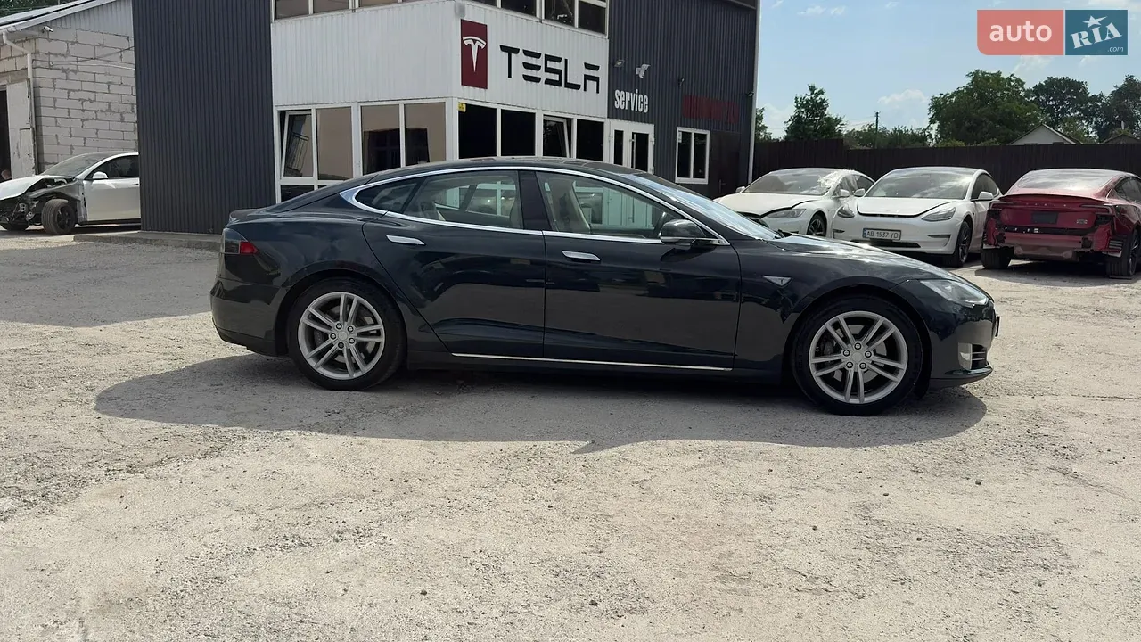Tesla Model S 2013 photo 5
