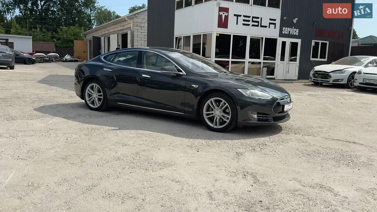 Tesla Model S 2013 photo 4
