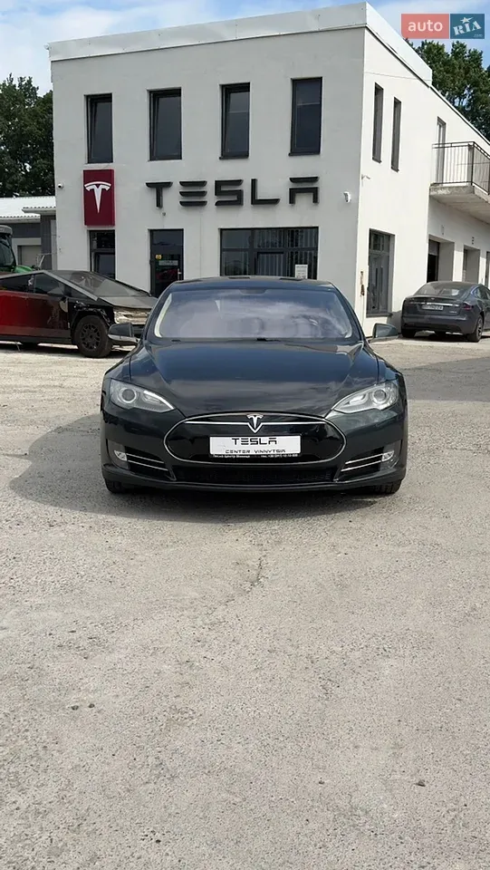 Tesla Model S 2013 photo 2