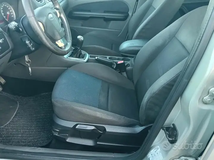 Ford Focus 2008 photo 4