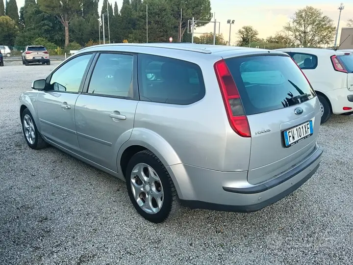 Ford Focus 2008 photo 3