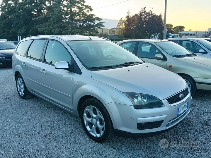 Ford Focus 2008 photo 2