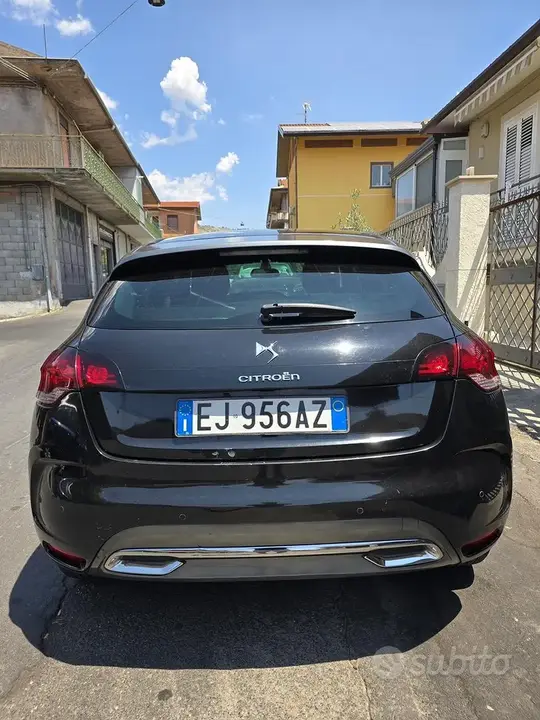 DS Automobiles Ds 4 2011 photo 2
