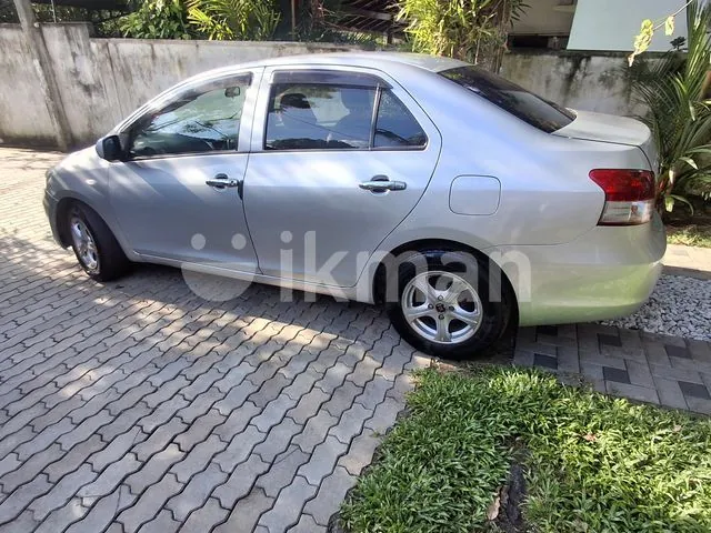 Toyota Belta 2007 photo 2