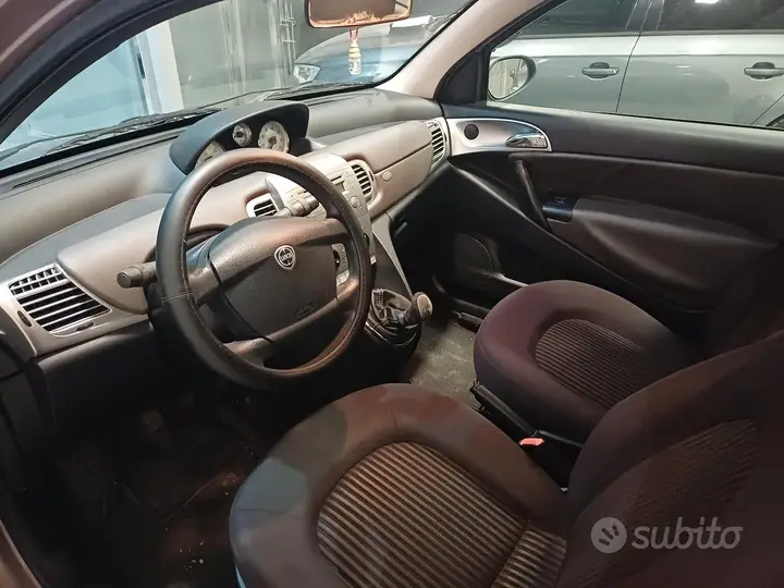 Lancia Ypsilon 2010 photo 3