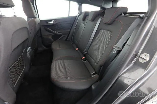 Ford Focus 2023 photo 3