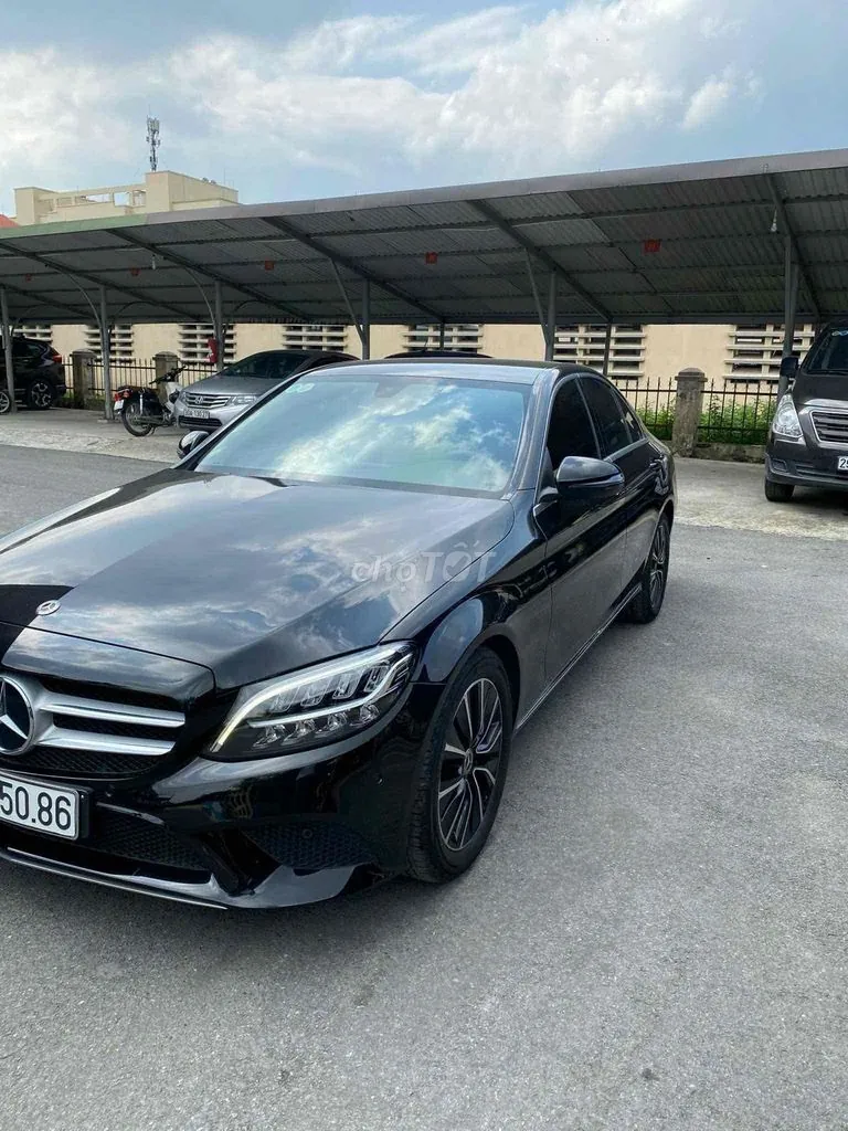 Mercedes-Benz C200 2019 photo 2