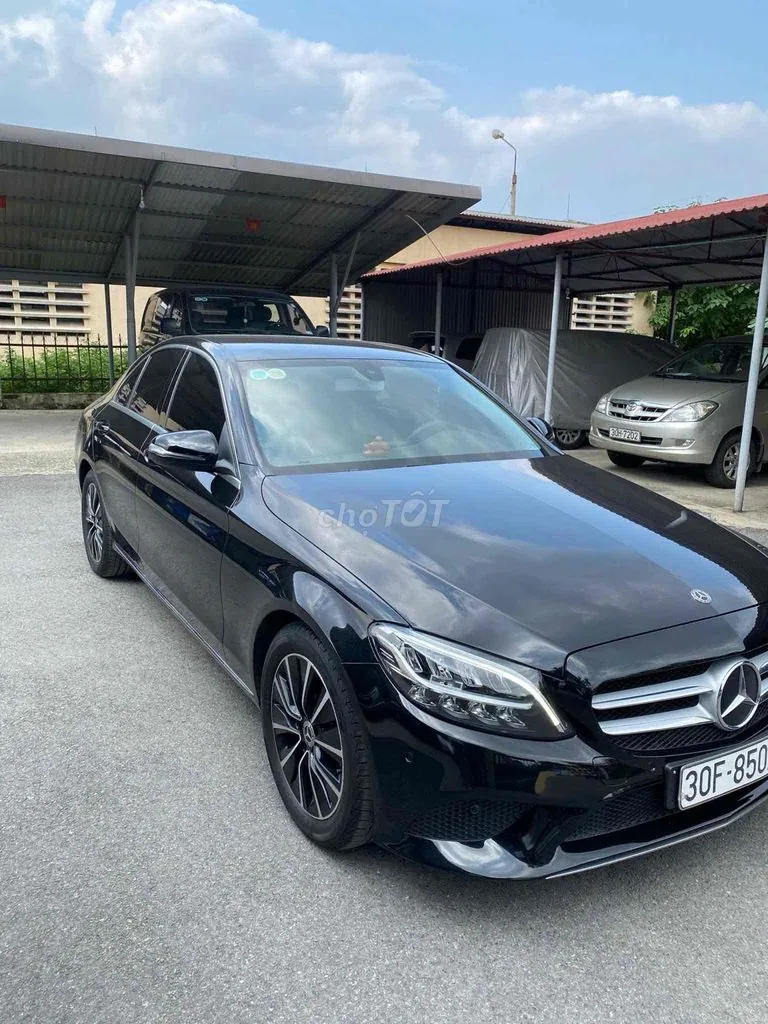 Mercedes-Benz C200