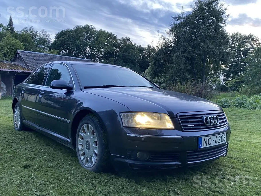 Audi A8 2004 photo 2