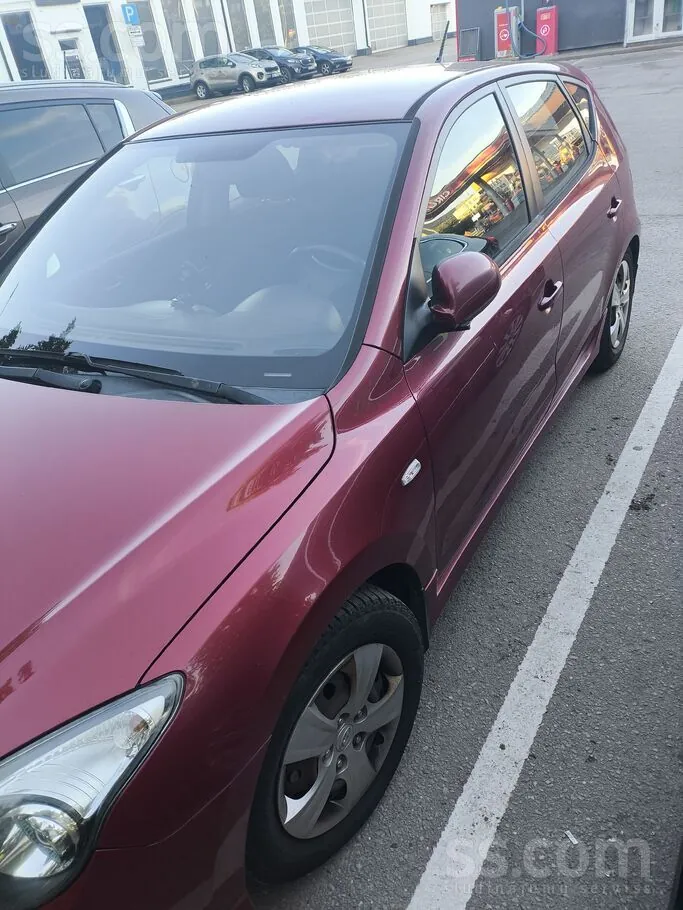 Hyundai I30 2011 photo 2
