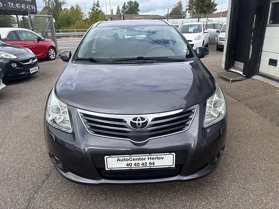 Toyota Avensis 2010 photo 5