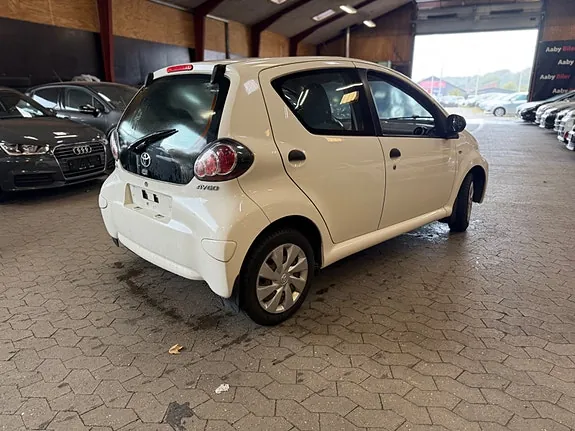 Toyota Aygo 2012 photo 5