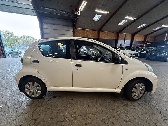 Toyota Aygo 2012 photo 4