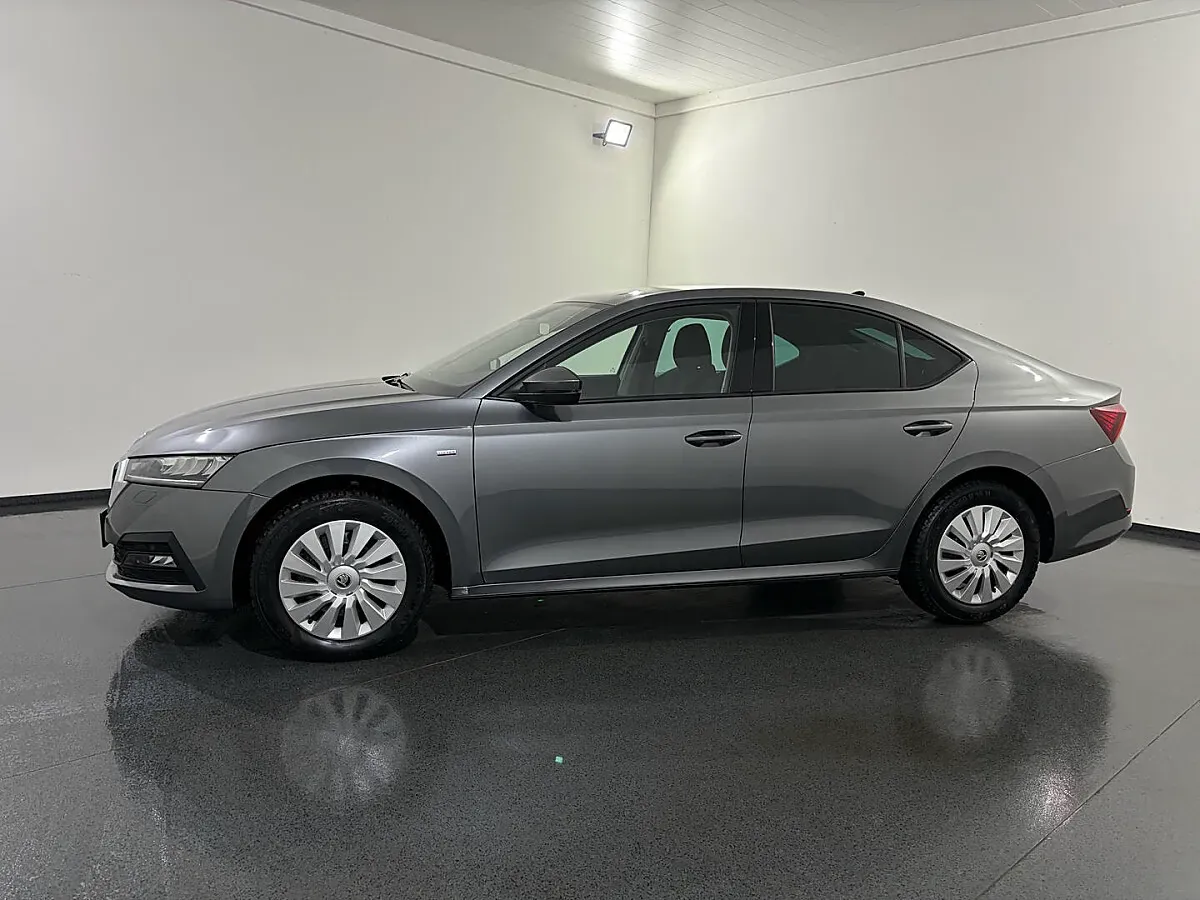 Skoda Octavia 2023 photo 3