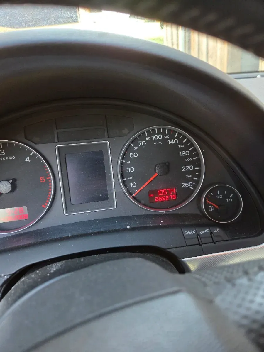 Audi A4 2007 photo 2