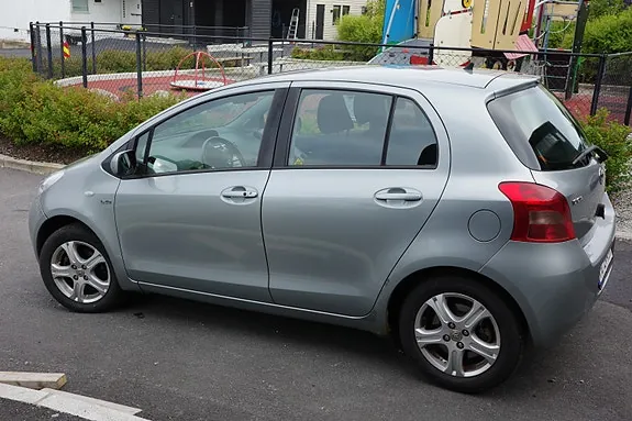 Toyota Yaris 2007 photo 4