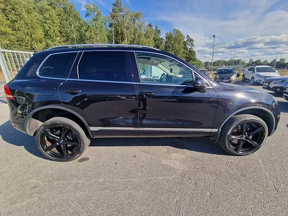 Volkswagen Touareg 2011 photo 2
