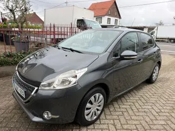 Peugeot 208 2014 photo 2