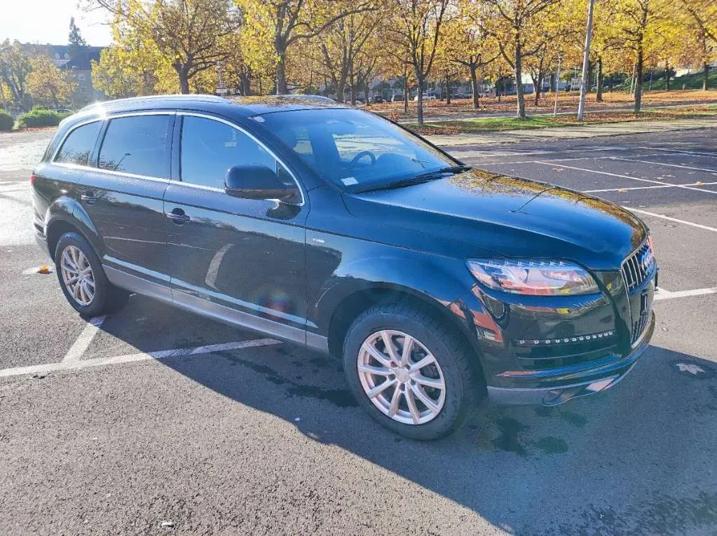 Audi Q7 2011 photo 2
