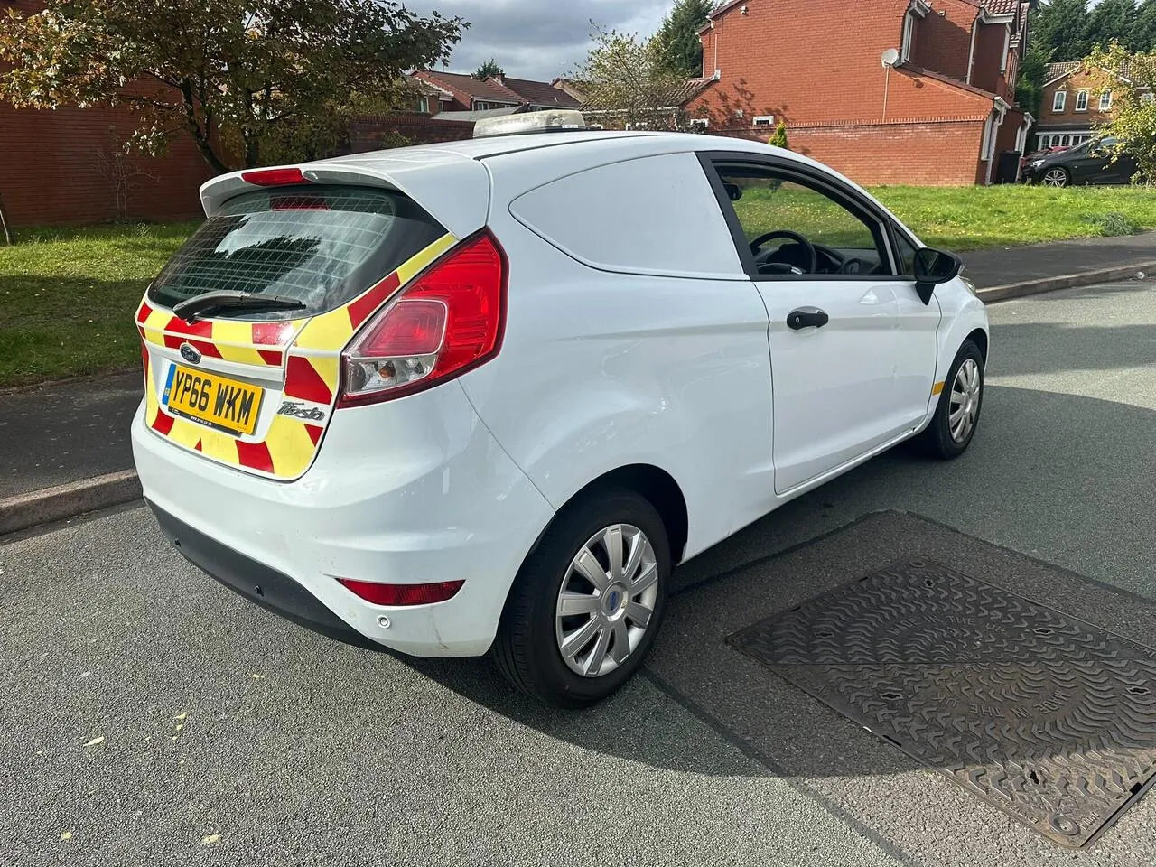 Ford Fiesta 2017 photo 2