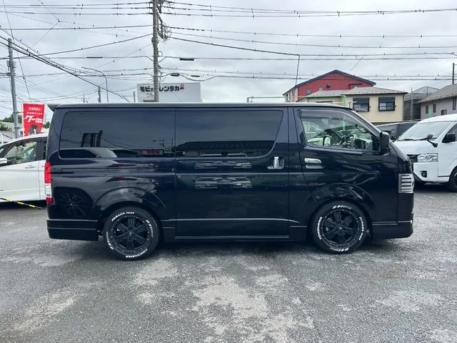 Toyota Hiace Van 2022 photo 4