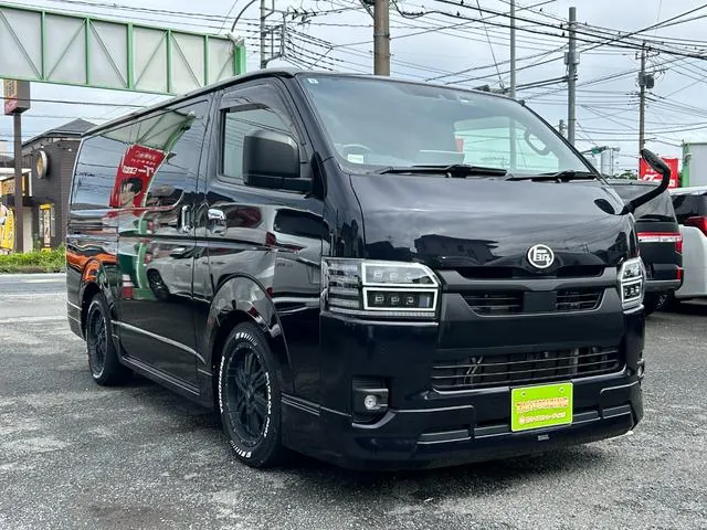 Toyota Hiace Van 2022 photo 3