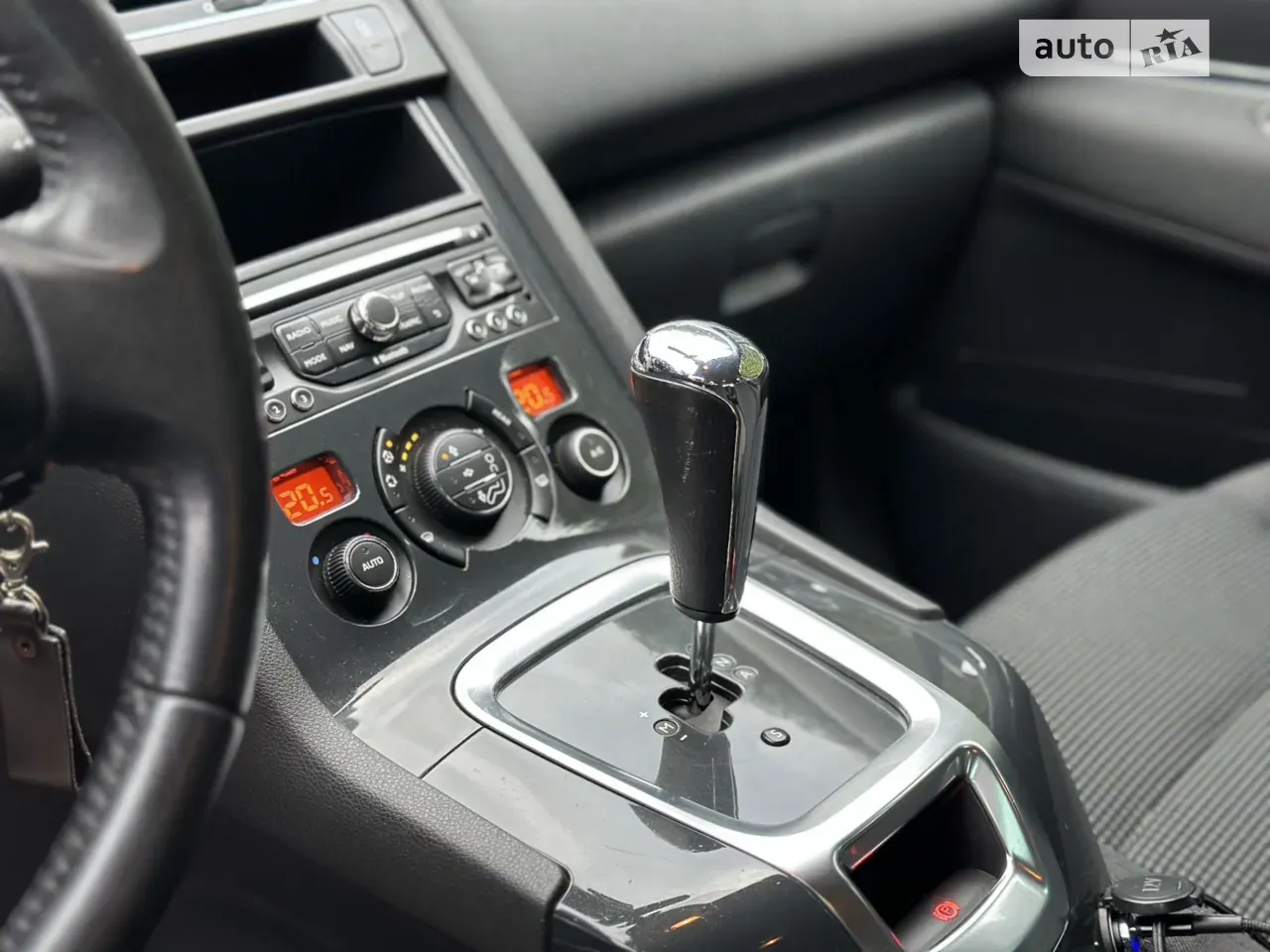 Peugeot 5008 2014 photo 2