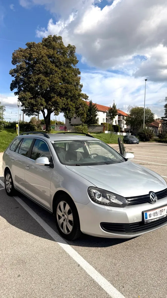 Volkswagen Golf 2012 photo 2