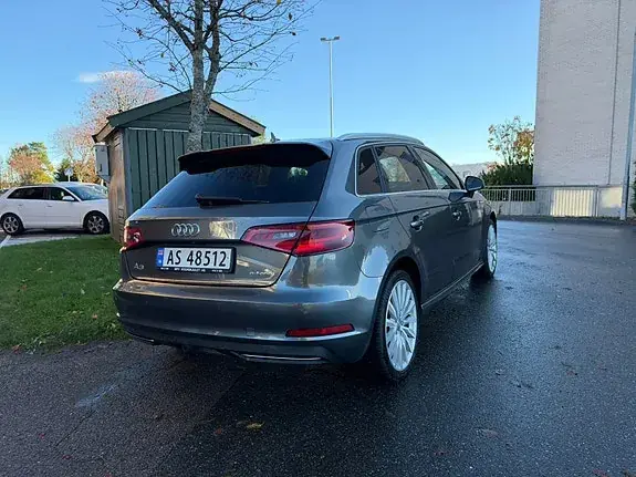 Audi E-Tron 2016 photo 5