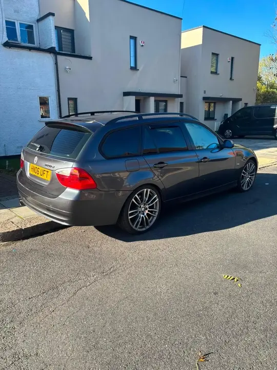BMW 3 Series 2006 photo 2