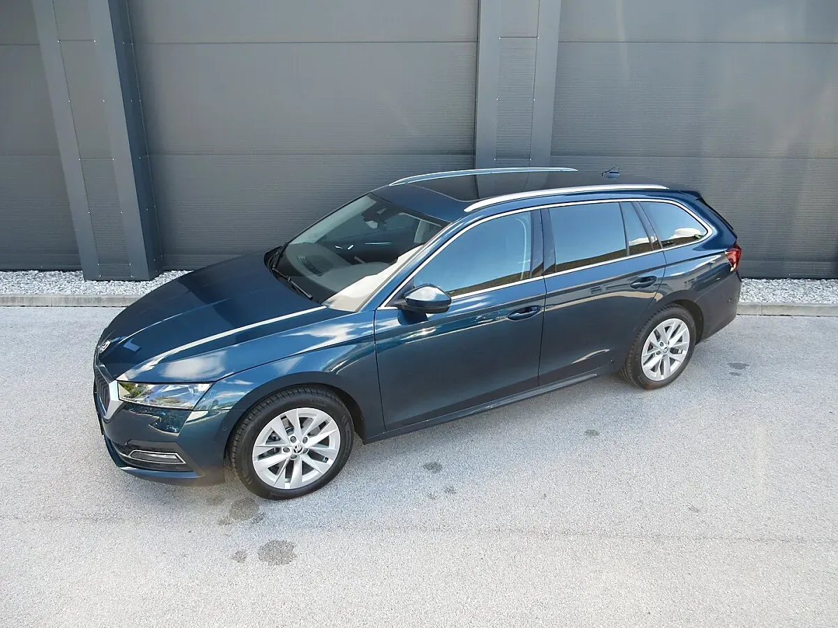 Skoda Octavia 2022 photo 3