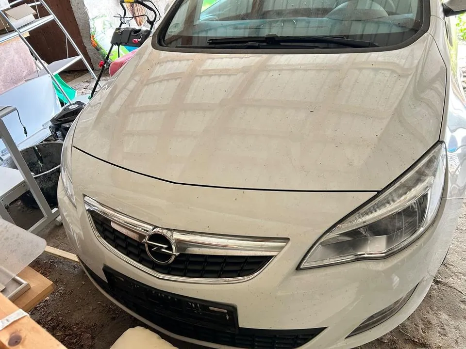 Opel Astra J