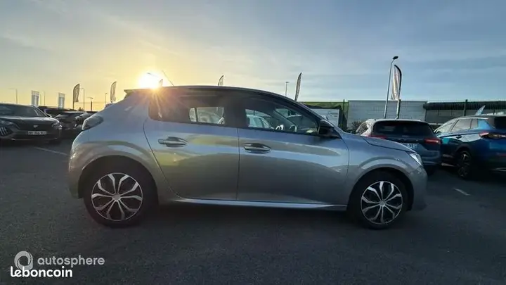 Peugeot 208 2023 photo 4