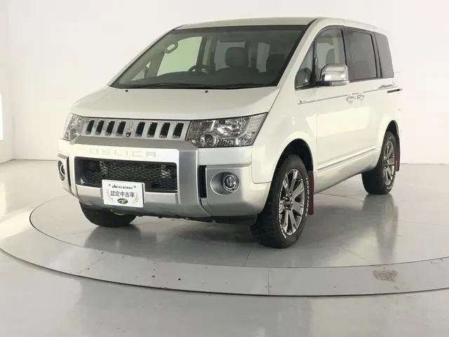 Mitsubishi Delica D:5 2018 photo 2