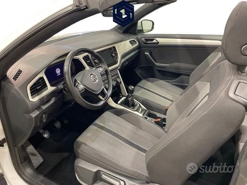 Volkswagen T-Roc 2021 photo 2