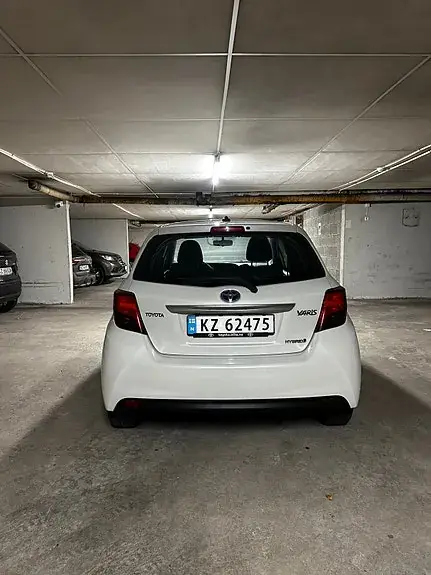 Toyota Yaris 2014 photo 2