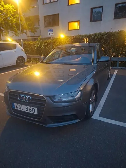 Audi A4 2013 photo 2