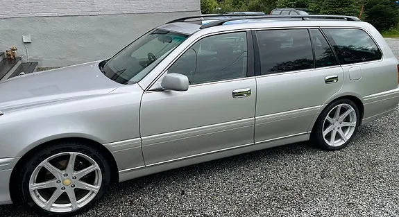 Toyota Crown 2000 photo 3