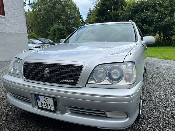 Toyota Crown 2000 photo 2