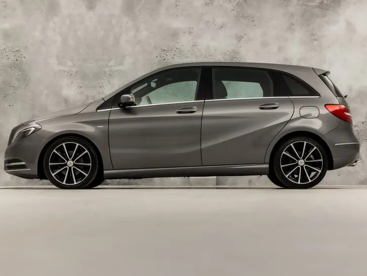 Mercedes-Benz B-Class 2012 photo 2